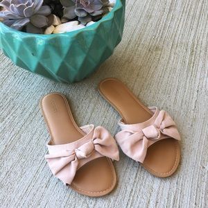 Old Navy faux suede blush pink bow sandal